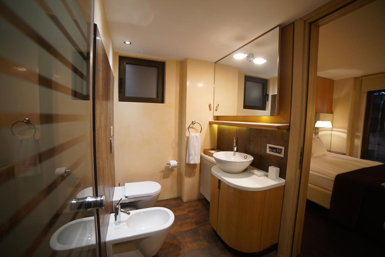 Deris Bosphorus Lodge Apartments Истанбул Екстериор снимка
